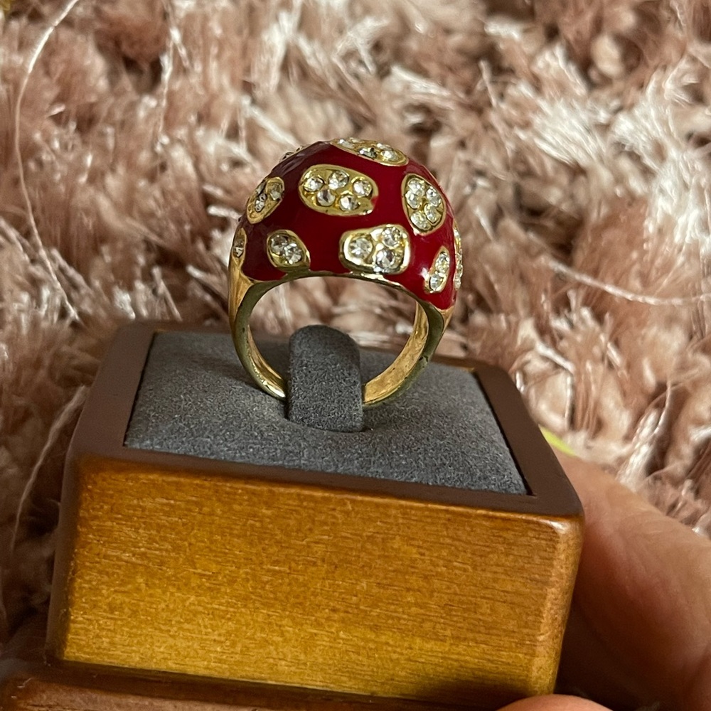 Beautiful red and gold enamel ring. 21k gold plated. Size in photos